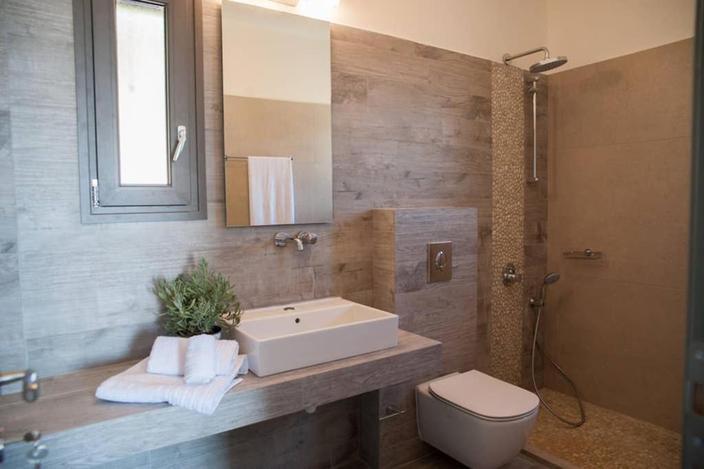 New Villa Blue With Private Pool At Trapezaki Livathos  Exterior foto